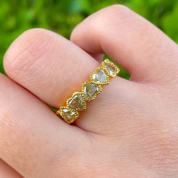 Jay Feder 18k Yellow Gold Heart Yellow Diamond Bezel Milgrain Band Ring Online Hot Sale