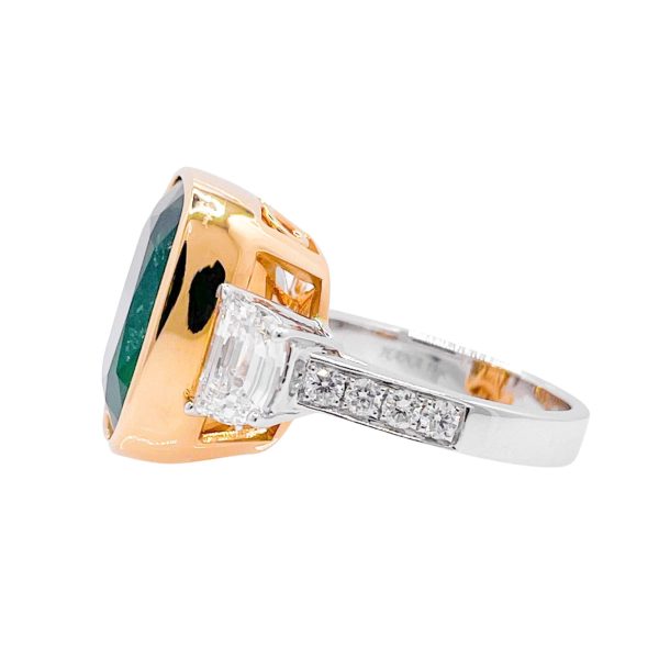 Jay Feder 18k Two Tone Gold Green Emerald and Diamond Three Stone Ring Supply